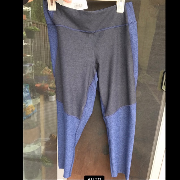 OUTDOOR VOICES Warm Up 3/4 Legging; Blue/Charcoal; XL - Picture 8 of 8